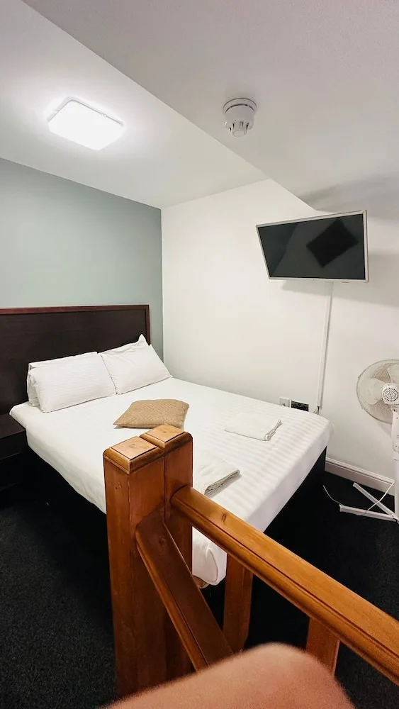 غرفة عائلية بسرير مزدوج وسرير بطابقين، IBI Imperial Salford (ex Trivelles Hotel Manchester - Cross Lane) 3/4