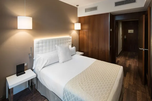 Single room, Hotel Catalonia Ramblas 4/7