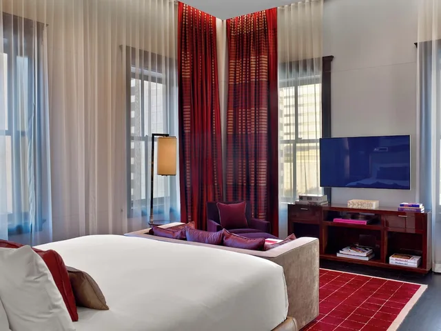 Lumen, Loft, Penthouse, 2 King Beds، The Joule 3/7