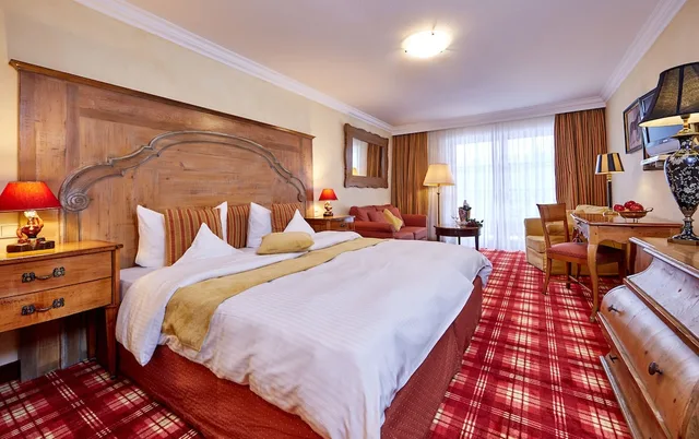 Room, Double Bed, Balcony, South Wing، Romantik Alpenhotel Waxenstein 1/8