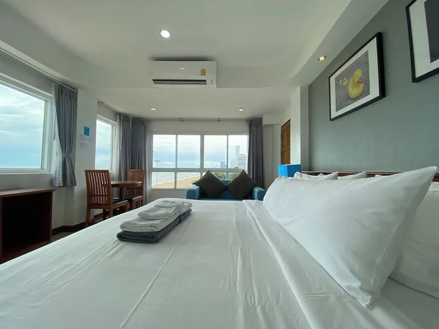 غرفة ديلوكس بسرير مزدوج بإطلالة على البحر، KP Seaview Jomtien 1/5
