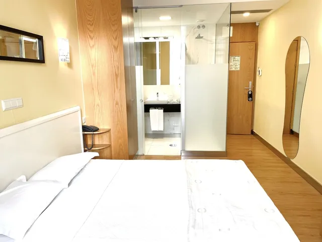 Superior, Double or Twin Bed, Universal Hotel 5/10