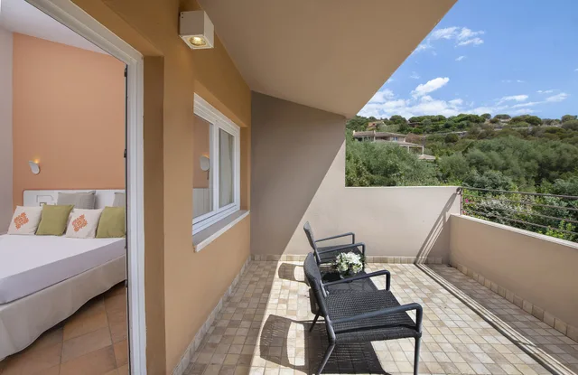 Plus, Classic, Double Bed, Balcony، Chia Laguna - Hotel Village 4/8