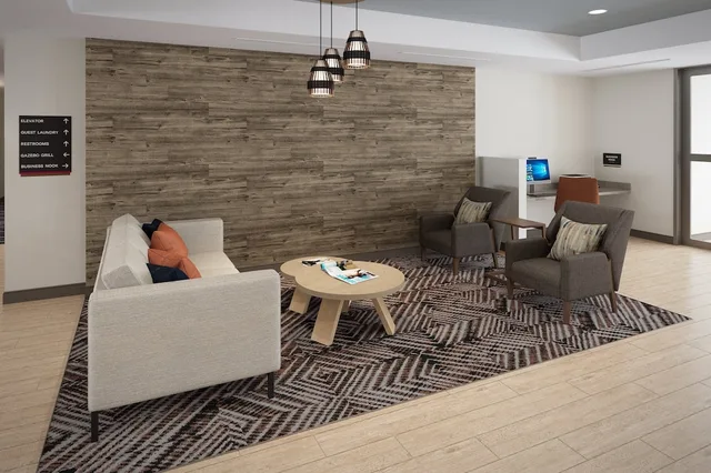 Candlewood Suites Granby Northwest by IHG، غرانبي 13/25