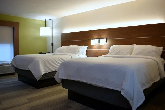 غرفة قياسية بسريرين كوين، Holiday Inn Express Hotel And Suites Batesville Ar 2/5