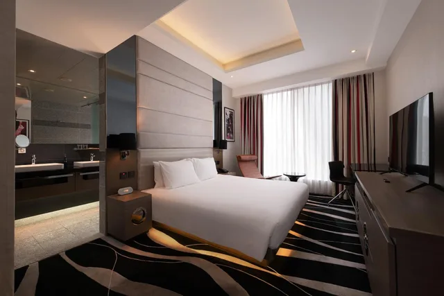 غرفة غراند ديلوكس بسرير مزدوج، Hotel Madera Hong Kong 2/3