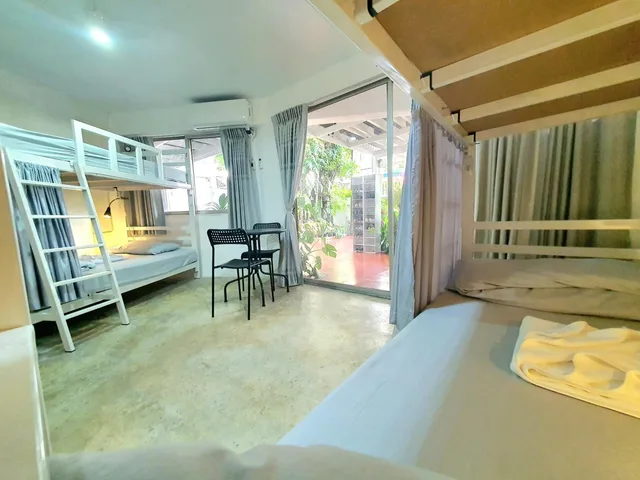 سكن مشترك بستة أسرّة للنساء بحمام مشترك، Hostel 16 2/5