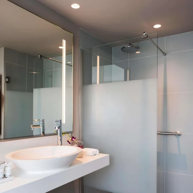 Superior, Double or Twin Bed, Inner Courtyard View، Cures Marines Hotel Thalasso & Spa Trouville - MGallery Collection 5/10