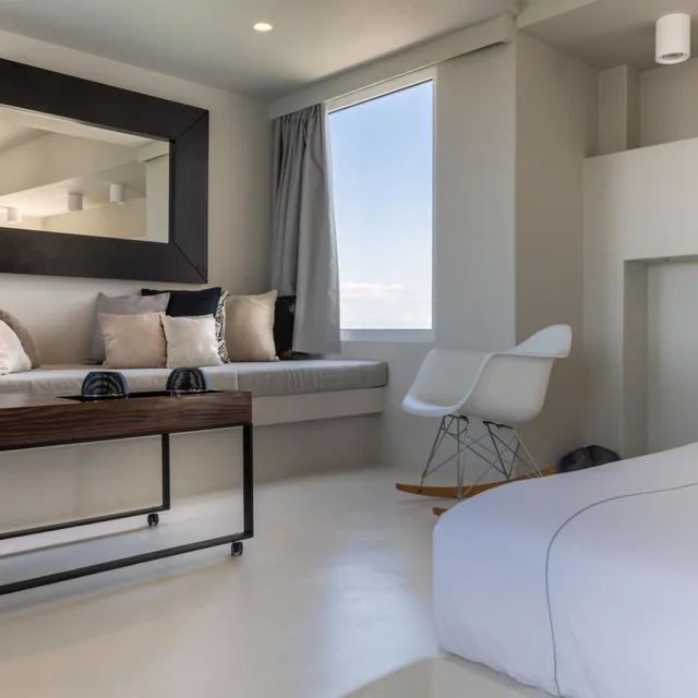 Deluxe, Suite, Caldera View, Outdoor Jetted Tub, West East Suites - Adults Only 3/10