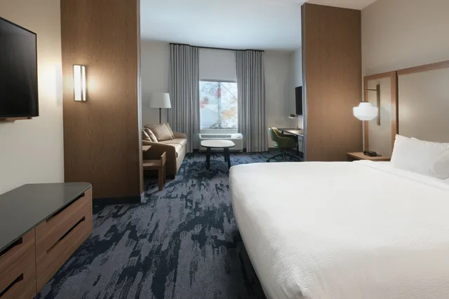 جناح بسرير كينج مع أريكة، Fairfield by Marriott Inn & Suites Norfolk 2/3