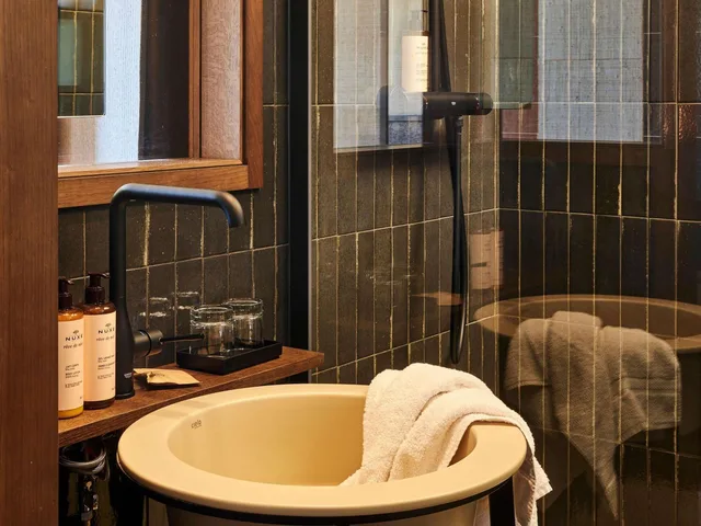 Classic, Double Bed, Side Sea View, Mercure St Malo Front de Mer Hotel 7/9