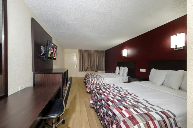 غرفة قياسية بسريرين مزدوجين لذوي الإعاقة، Red Roof Inn New Orleans Westbank 1/4