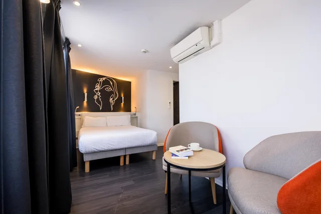 غرفة سوبيريور بشرفة، Hotel Montparnasse Saint Germain 1/1
