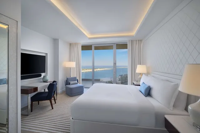 إقامة بسرير كينج بإطلالة على البحر بغرفتي نوم، Waldorf Astoria Lusail Doha 1/4