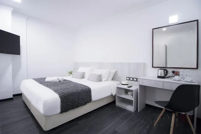 Premier, King Bed, No Window, Ground Floor، Harbour Ville Hotel Hamilton - Lavender 2/2