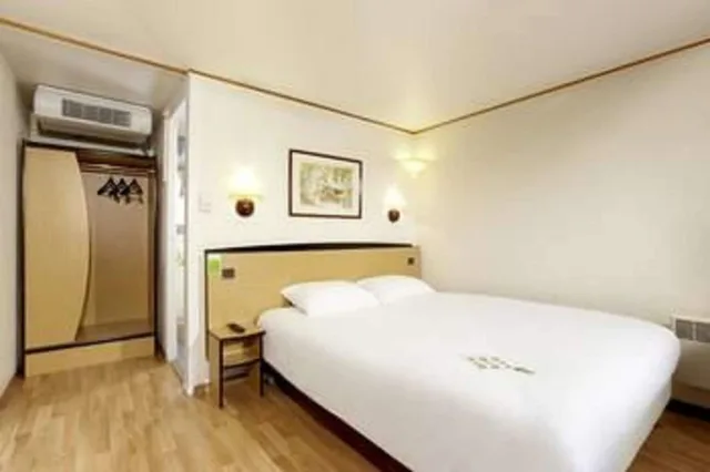 غرفة قياسية بسرير مزدوج، Kyriad Honfleur - La Riviere Saint Sauveur 2/5