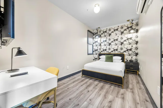 جناح ديلوكس بسرير كوين، Hotel Epik 3/10
