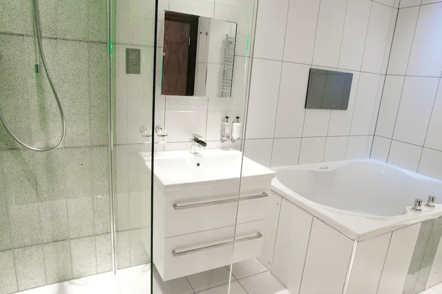 Super, Luxury, Suite, King Bed, Hot Tub، Windermere Suites 3/4