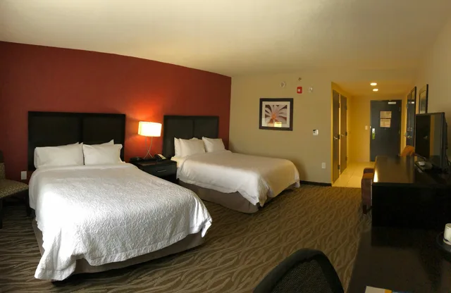 غرفة بسريرين كوين لذوي الإعاقة، Hampton Inn Augusta Fort Eisenhower 2/3