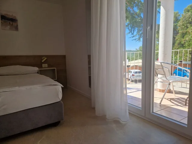 غرفة قياسية بفراش فوتون وسريرين منفصلين، Belvedere Resort Hotels 4/10