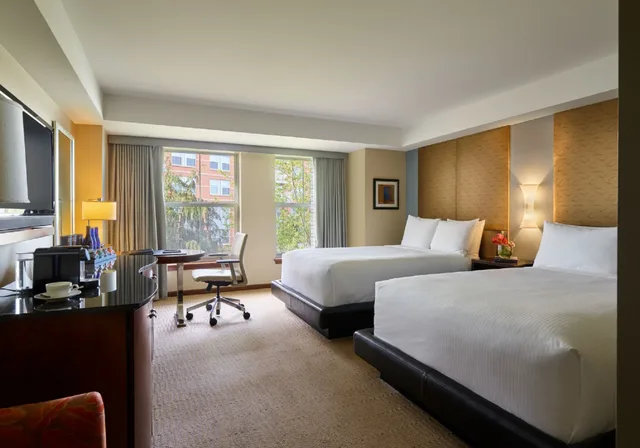 Deluxe, Double Bed, Battery Wharf Hotel Boston Waterfront 1/3