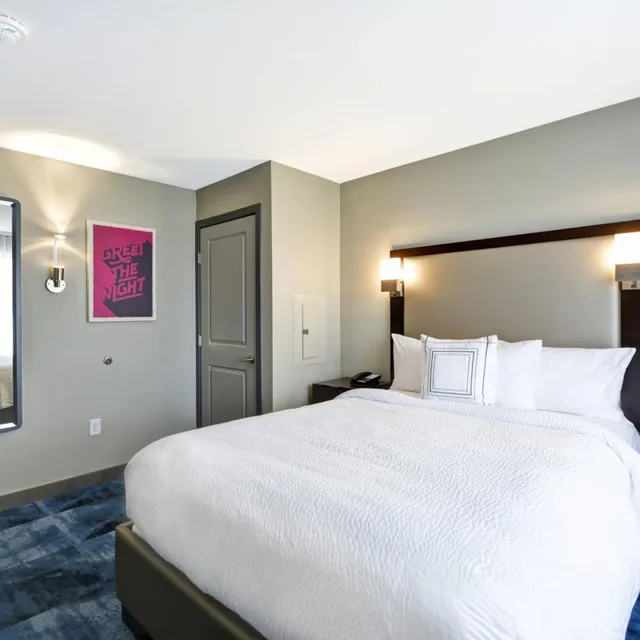 جناح بسرير كوين بغرفة نوم واحدة مع أريكة بحوض استحمام لذوي الإعاقة، TOWNEPLACE SUITES DOVER ROCKAWAY 1/2