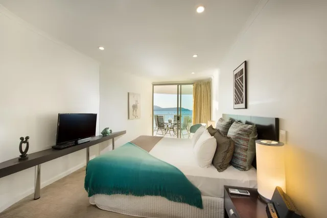 2 Brm 2 Level Water View Spa Penthouse، At Marina Shores 2/4