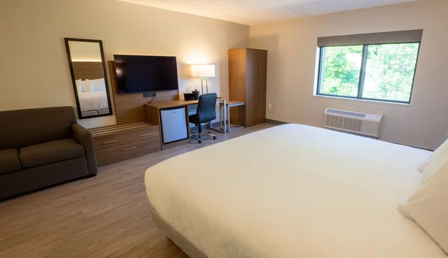 غرفة عائلية مفردة بسرير كينج مع أريكة، Superior Stay Hotel 6/7
