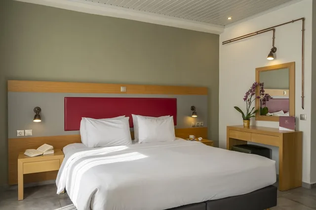 غرفة ديلوكس بسريرين منفصلين بإطلالة على البحر مع أريكة، Kastalia Hotel 4/5