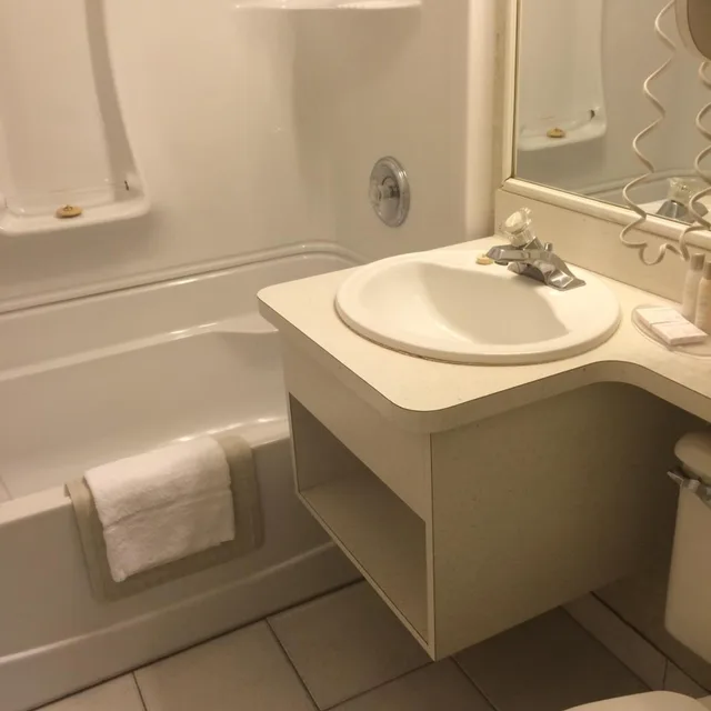 غرفة ديلوكس بسريرين كوين، Travelodge by Wyndham Winnipeg East 9/10