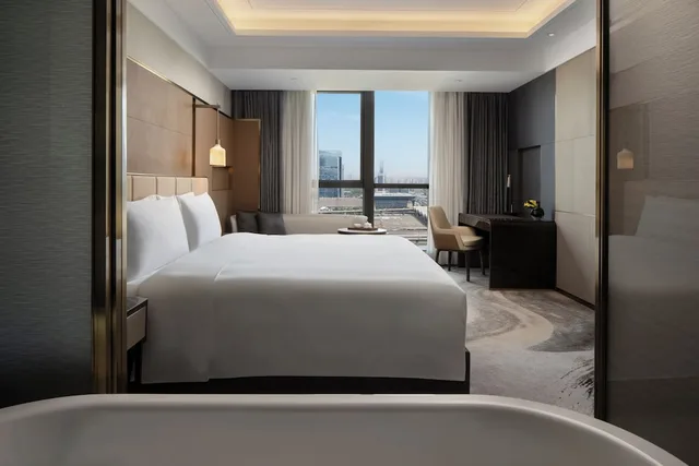 غرفة كلاسيكية بسرير كينج بإطلالة على المدينة، InterContinental Zhengzhou Zhengdong by IHG 6/6