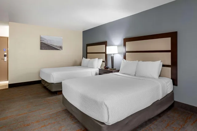 Room, 2 King Beds, Best Western Sunridge Inn & Conference Center 3/6