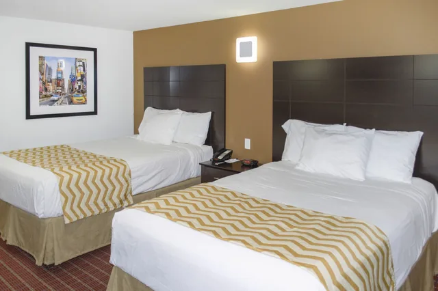 Room, 2 Double Beds, Smoking, Travelodge by Wyndham Manhasset 1/4
