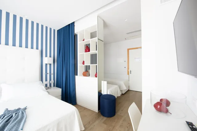 غرفة رباعية، Hotel Fedora 1/10