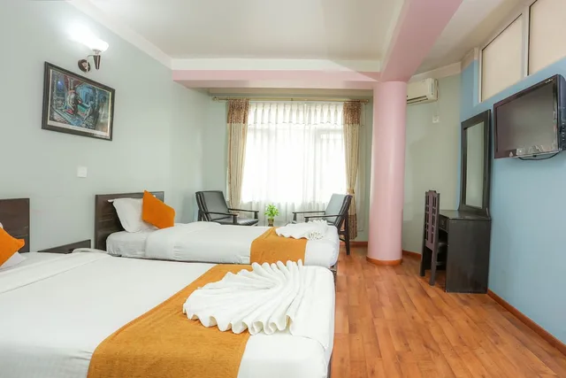 غرفة عائلية بسرير مزدوج وسرير فردي، Hotel Access Nepal 1/10