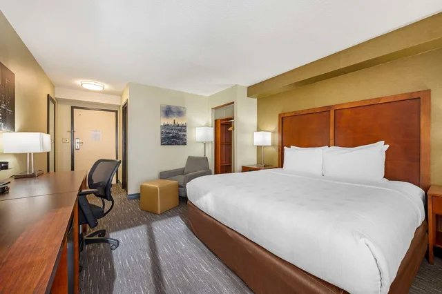 غرفة بسرير كينج، Best Western Chicago Downers Grove 1/3