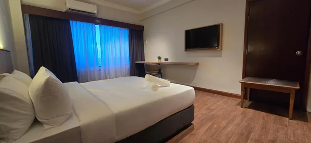 غرفة ديلوكس بسرير كوين، Kingston Hotel 28 - Gocos Hotel Klang 1/10