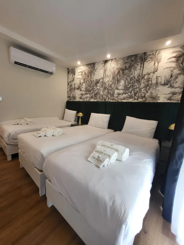 غرفة ثلاثية، Carlton Hotel Malta 1/5