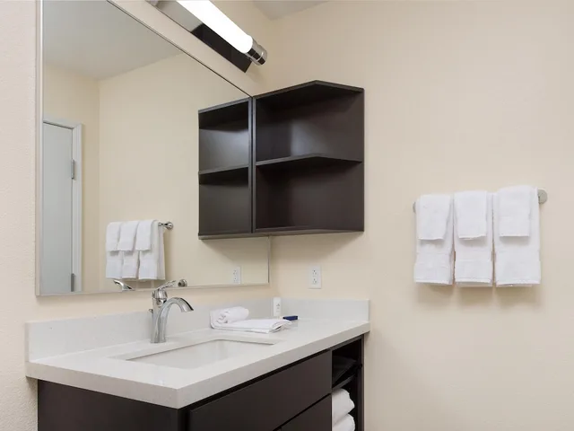جناح استوديو بسرير فردي، Candlewood Suites Enid 2/3