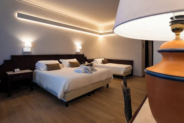 غرفة ديلوكس بسرير كوين وسرير فردي، Hotel Schuhmann 3/5