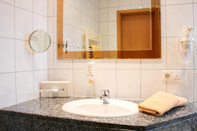 غرفة قياسية رباعية، Hotel Goldenes Fass 4/6