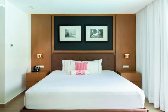 1 Bedroom, Swim Up, Suite, King Bed، The Fives Beach Hotel - A la Carte All Inclusive 1/4