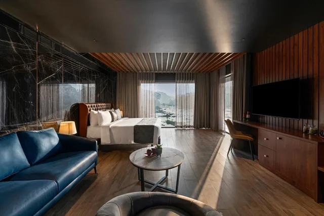 Indulge, Suite، Sterling Athirappilly 1/1