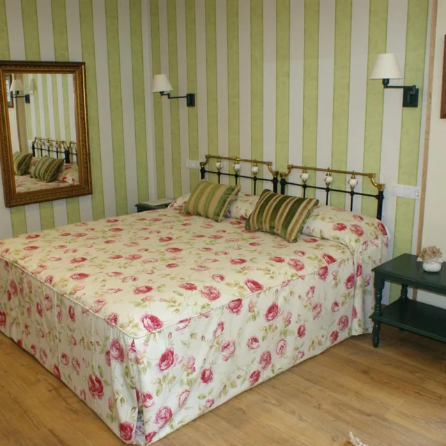 غرفة بسرير مزدوج أو سريرين منفصلين، Hotel Colonial de Santillana 4/10