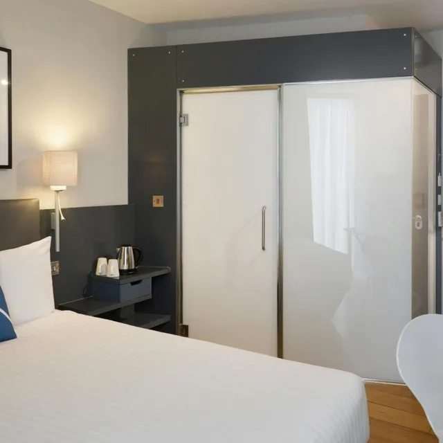Efficiency, Double Bed، Four Points Flex by Sheraton Cardiff 5/9