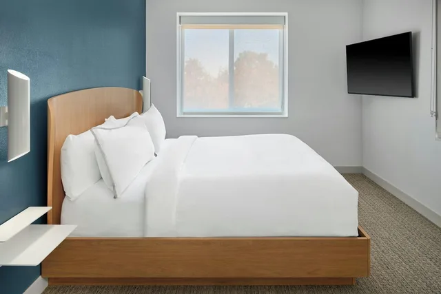 جناح بسرير كينج مع أريكة لذوي الإعاقة، Element by Marriott Branson 4/6