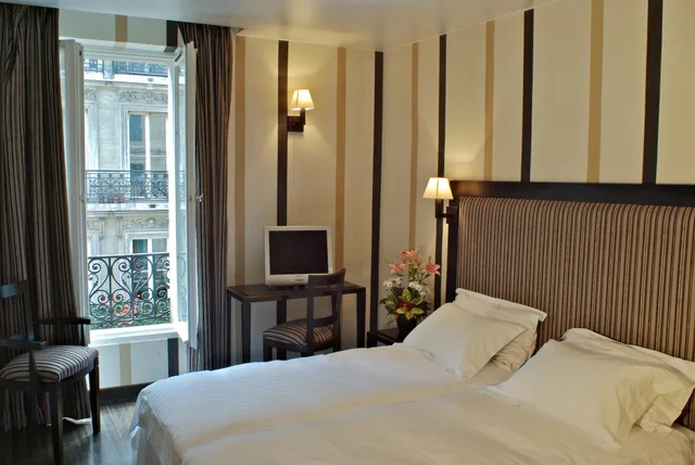 غرفة سوبيريور بسريرين منفصلين، Hotel Europe Saint Severin Paris 1/3