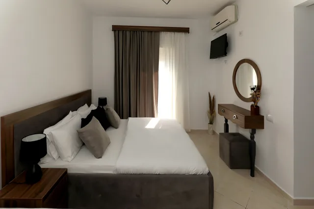غرفة ثلاثية، VILLA DOKA 1/6
