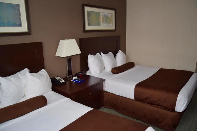 Coast, 2 Double Beds، Coast Lethbridge Hotel and Conference Centre 4/10