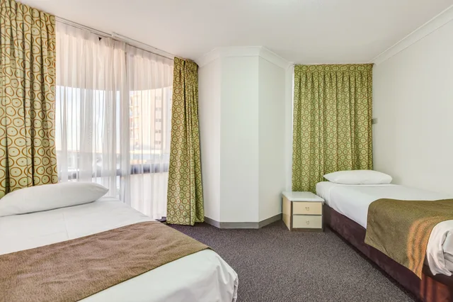شقة بسرير كوين وسريرين منفصلين بغرفتي نوم، Hillcrest Apartment Hotel 2/3